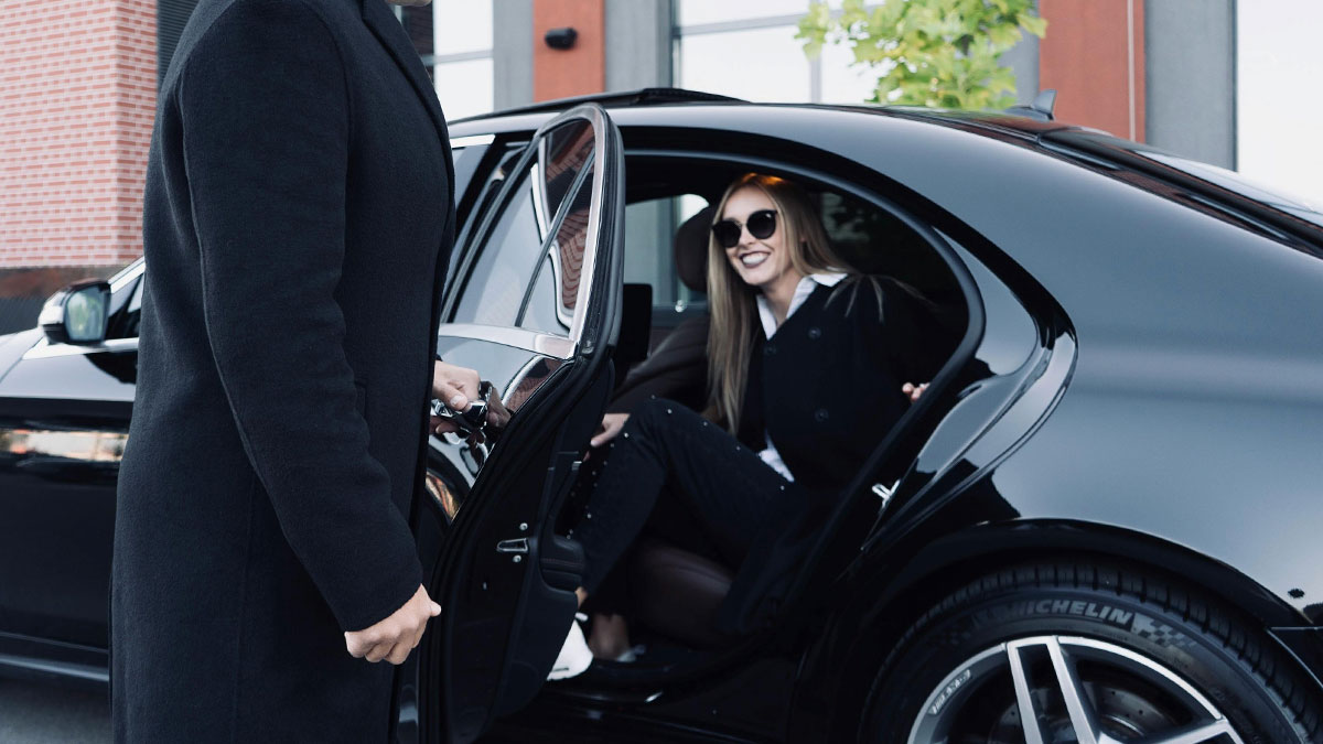 Financial Roadshow Transportation